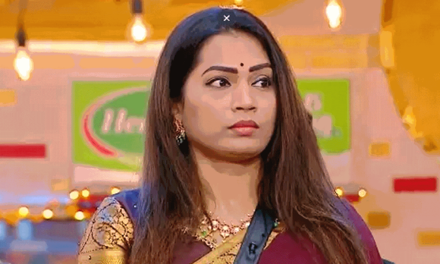 బిగ్ బాస్ 9.. రోజా ముల్లులు ఇచ్చి మాధురి మాస్ ర్యాగింగ్..!