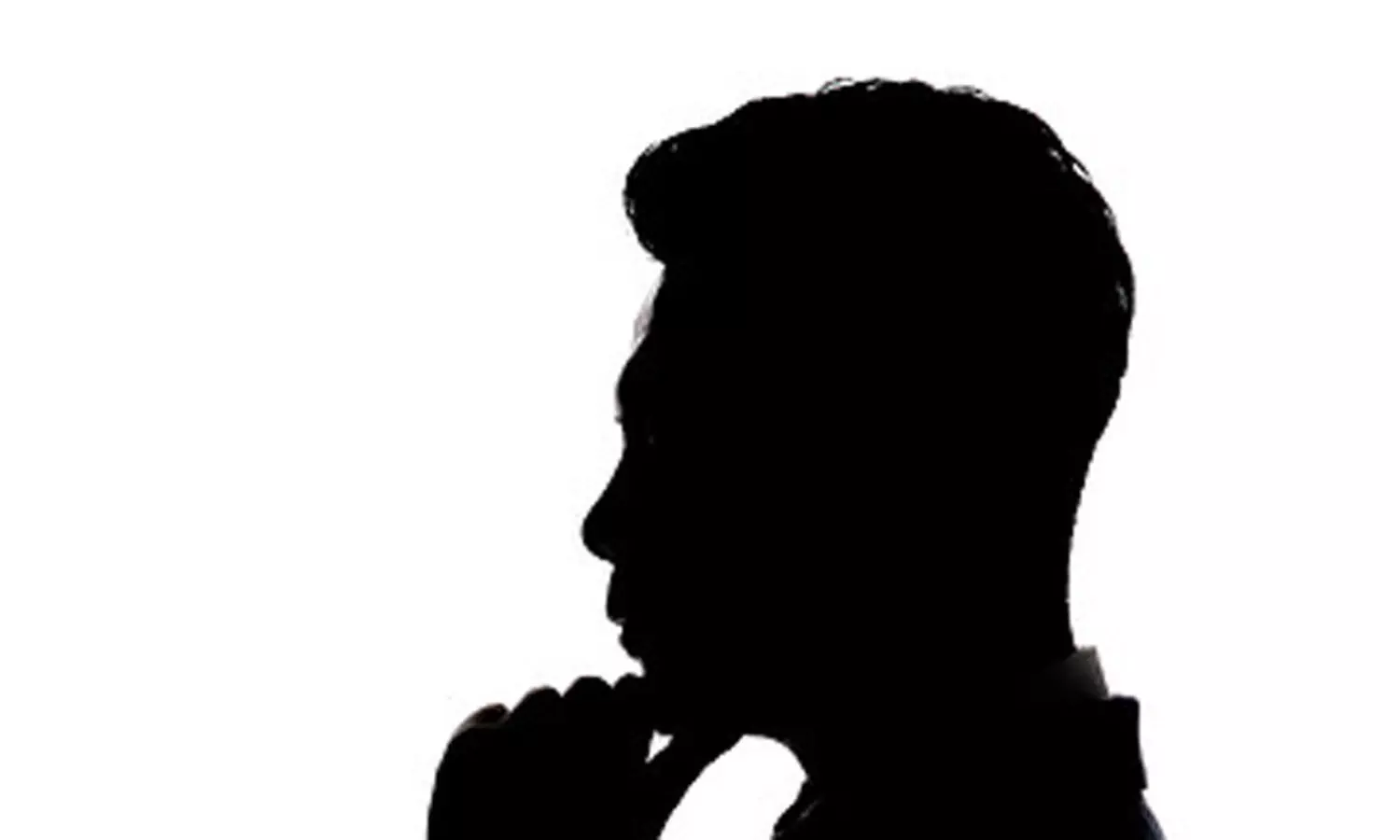 పాపులర్ హెయిర్ స్టైలిస్ట్పై 32 కేసులు? పాపులర్ హెయిర్ స్టైలిస్ట్పై 32 కేసులు?