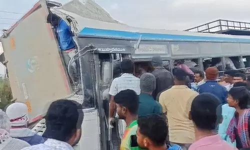 10 రోజుల్లో 60 మంది..ఈ బస్సులకు ఏమైంది.? తెలంగాణలో మరో ఘోరం.. 21 మంది మృతి..