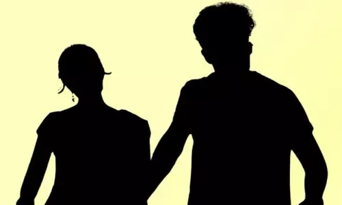 రియ‌ల్ లైఫ్ లో కాలు జారిన హీరో-హీరోయిన్లు!