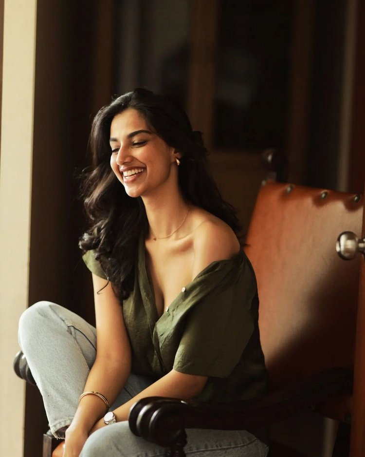 Meenakshi Chaudhary Grace in Every Drape