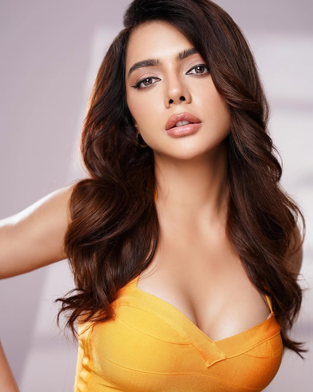 Yellow Fever: Ruhi Singh’s Mastiii 4 Glow-Up