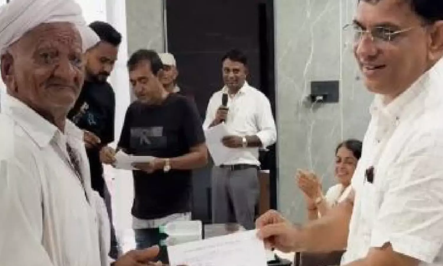 బిజినెస్ మ్యాన్ బాబూభాయ్ మాదిరి చేస్తే.. అన్నదాతలకు కొండంత అండ