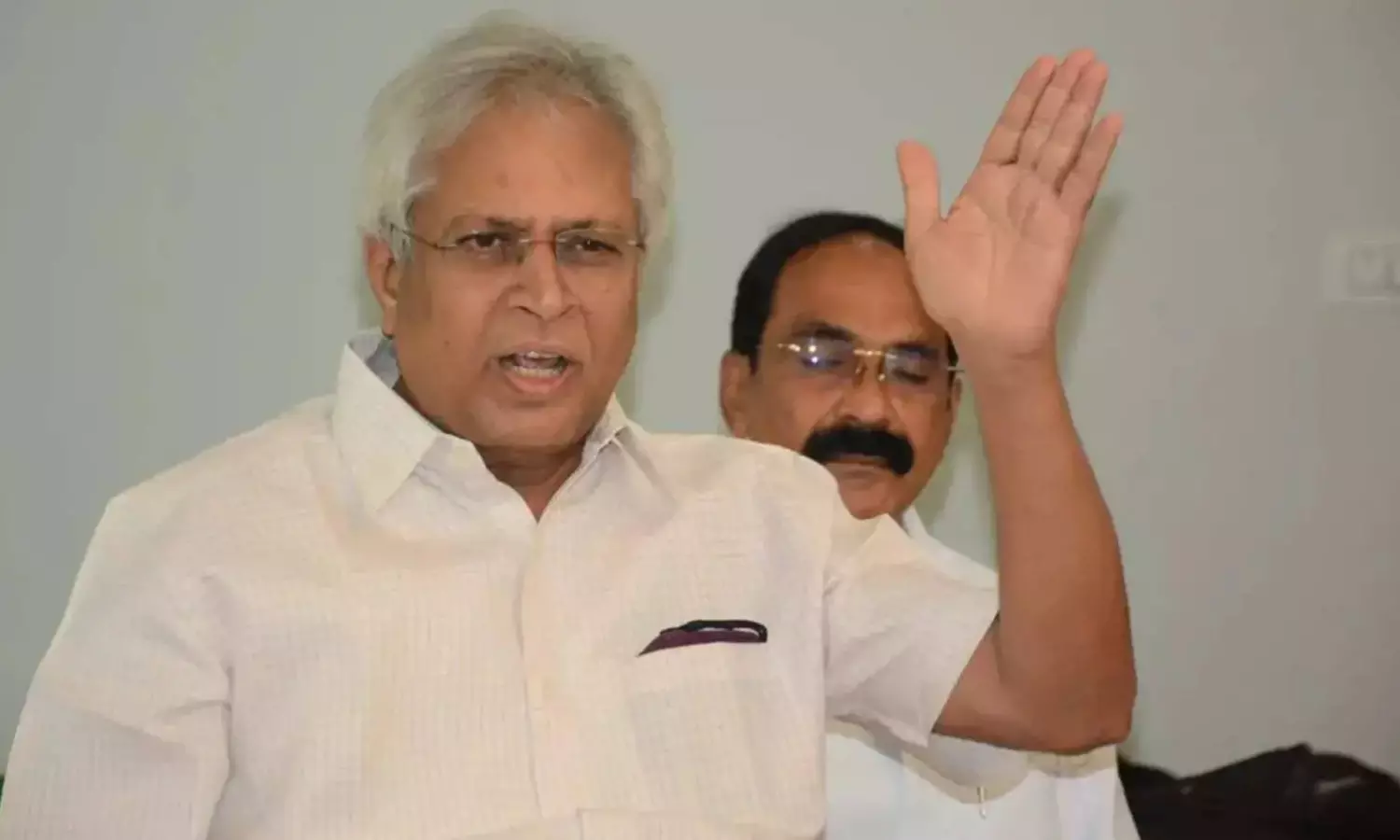 జగన్ నీకు దండం పెడతా...వైఎస్సార్ బెస్ట్ ఫ్రెండ్ జగన్ నీకు దండం పెడతా...వైఎస్సార్ బెస్ట్ ఫ్రెండ్