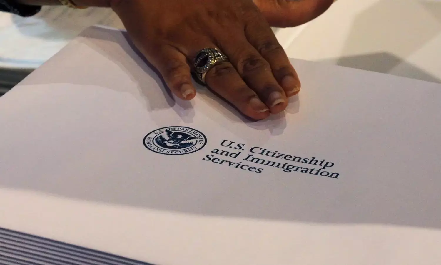 గ్రీన్‌కార్డ్ ఆర్‌ఎఫ్‌ఈ గందరగోళం: అదే డాక్యుమెంట్‌ను రెండుసార్లు అడిగారు?