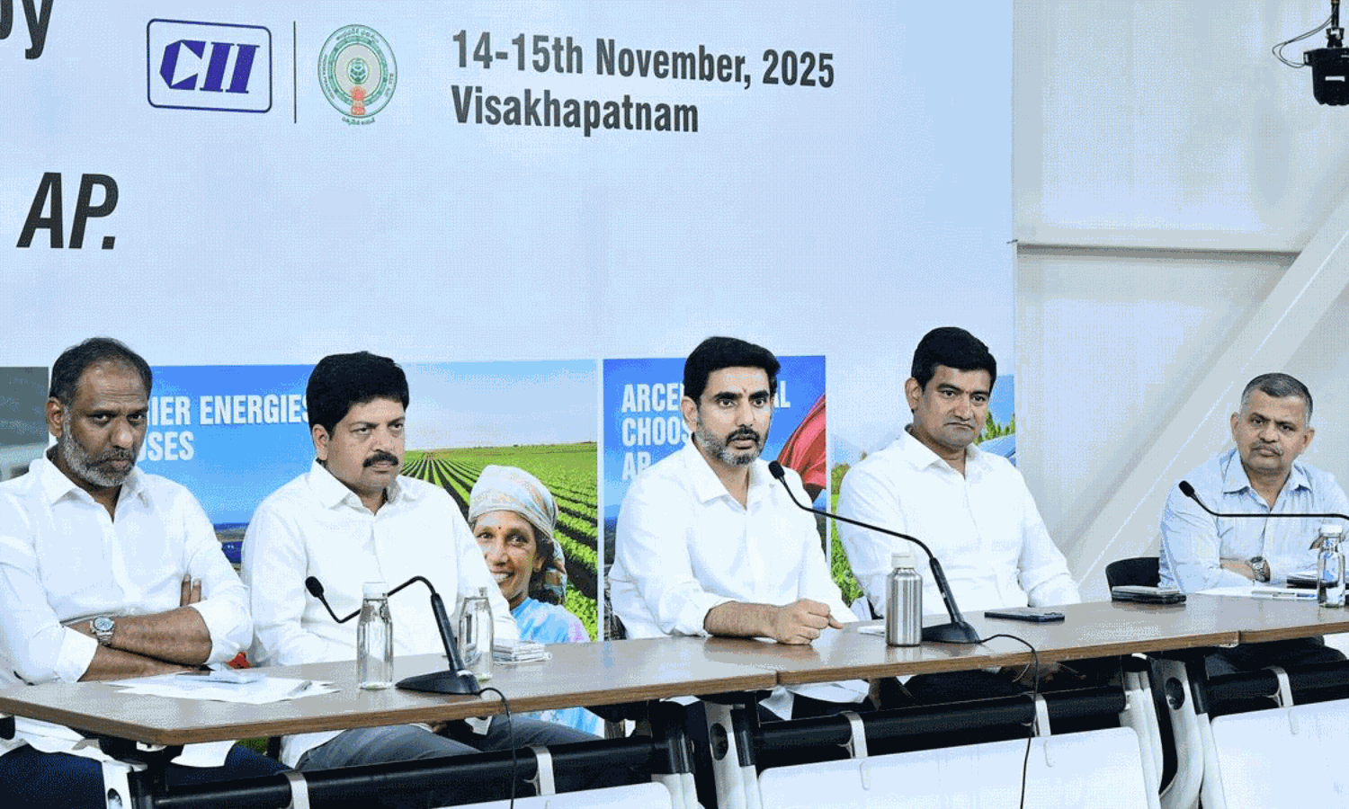 అతి పెద్ద ఈవెంట్ కి ముస్తాబవుతున్న విశాఖ అతి పెద్ద ఈవెంట్ కి ముస్తాబవుతున్న విశాఖ