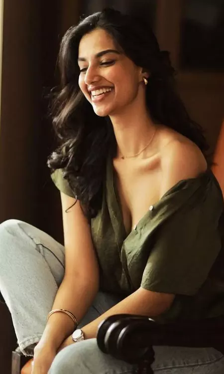 Meenakshi Chaudhary Grace in Every Drape