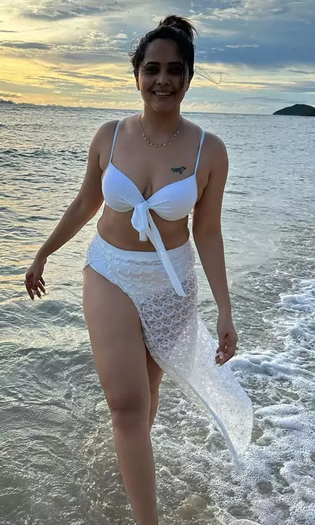 Anasuya Bharadwaj Enjoys Sunset Walk by the Beach
