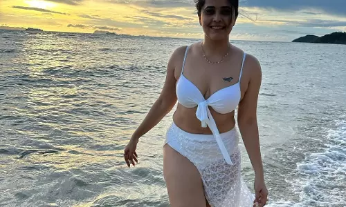 Anasuya Bharadwaj Enjoys Sunset Walk by the Beach