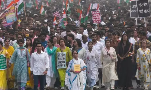 రోడ్డెక్కిన సీఎం దీదీ.. మోడీ హ‌యాంలో ఇది నాలుగోసారి!