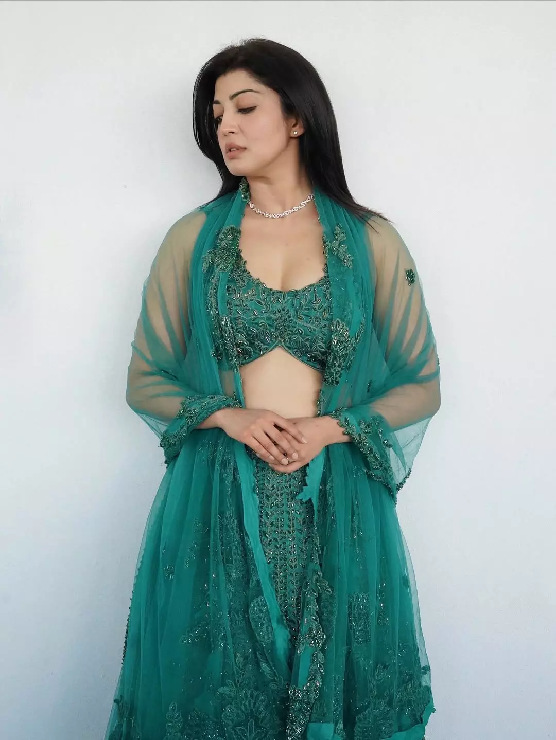 Pranita Subhash Stuns In Green Lehenga For Shaadi Season