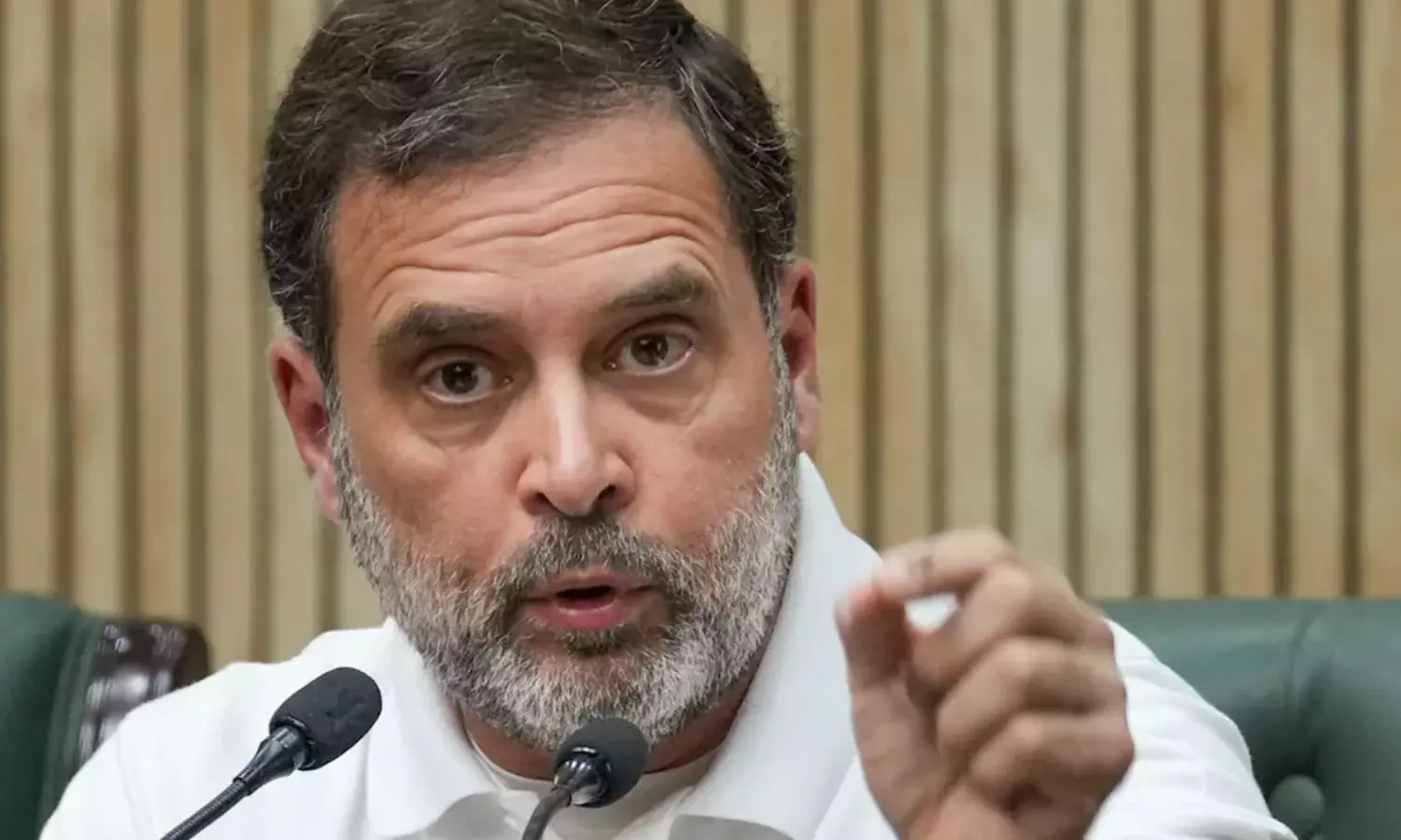 10 శాతం చేతుల్లోనే ఆర్మీ.. రాహుల్ వ్యాఖ్యలపై కలకలం 10 శాతం చేతుల్లోనే ఆర్మీ.. రాహుల్ వ్యాఖ్యలపై కలకలం