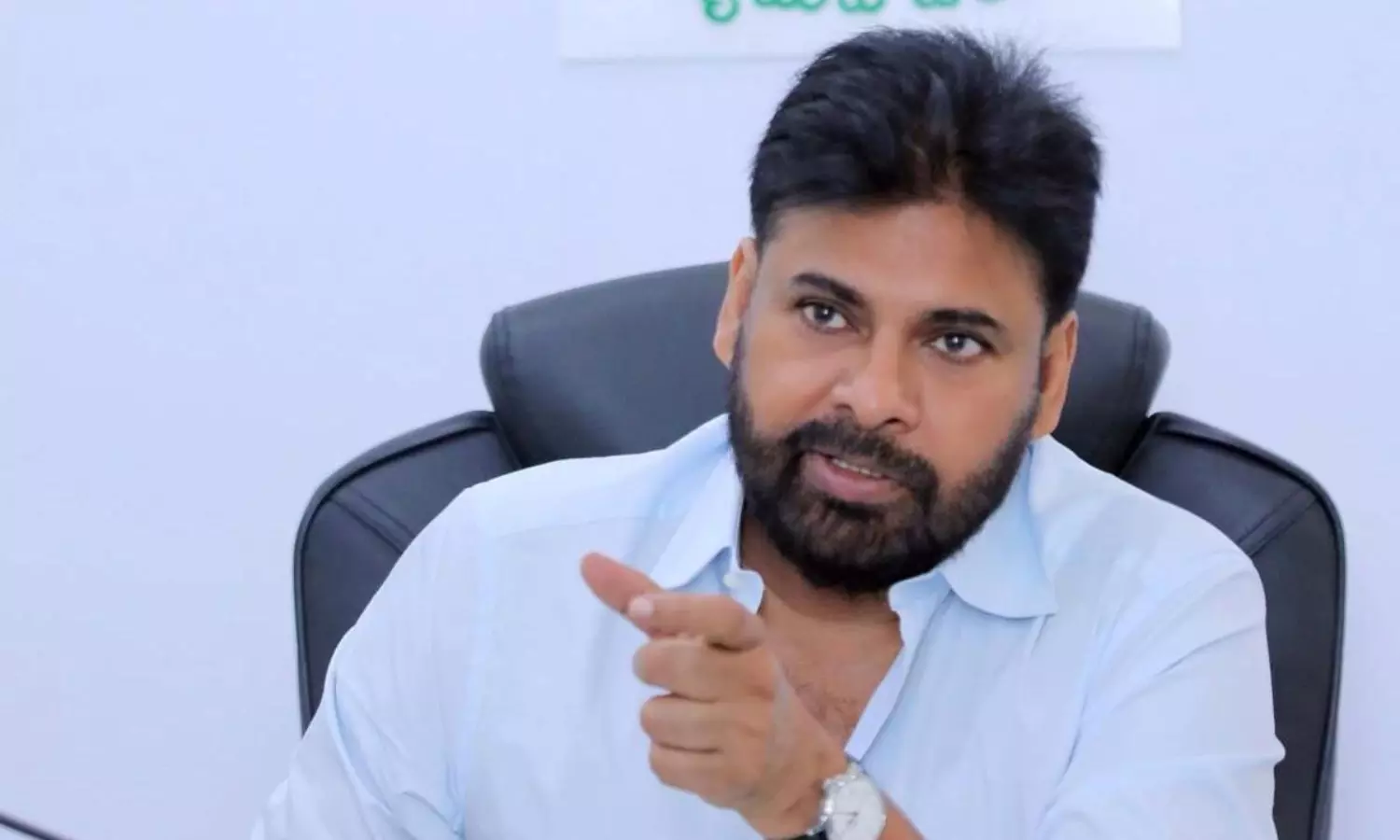 జూబ్లీహిల్స్ వార్ లోకి పవర్ స్టార్!.. రేవంత్ రెడ్డి వ్యూహానికి బీజేపీ చెక్ జూబ్లీహిల్స్ వార్ లోకి పవర్ స్టార్!.. రేవంత్ రెడ్డి వ్యూహానికి బీజేపీ చెక్