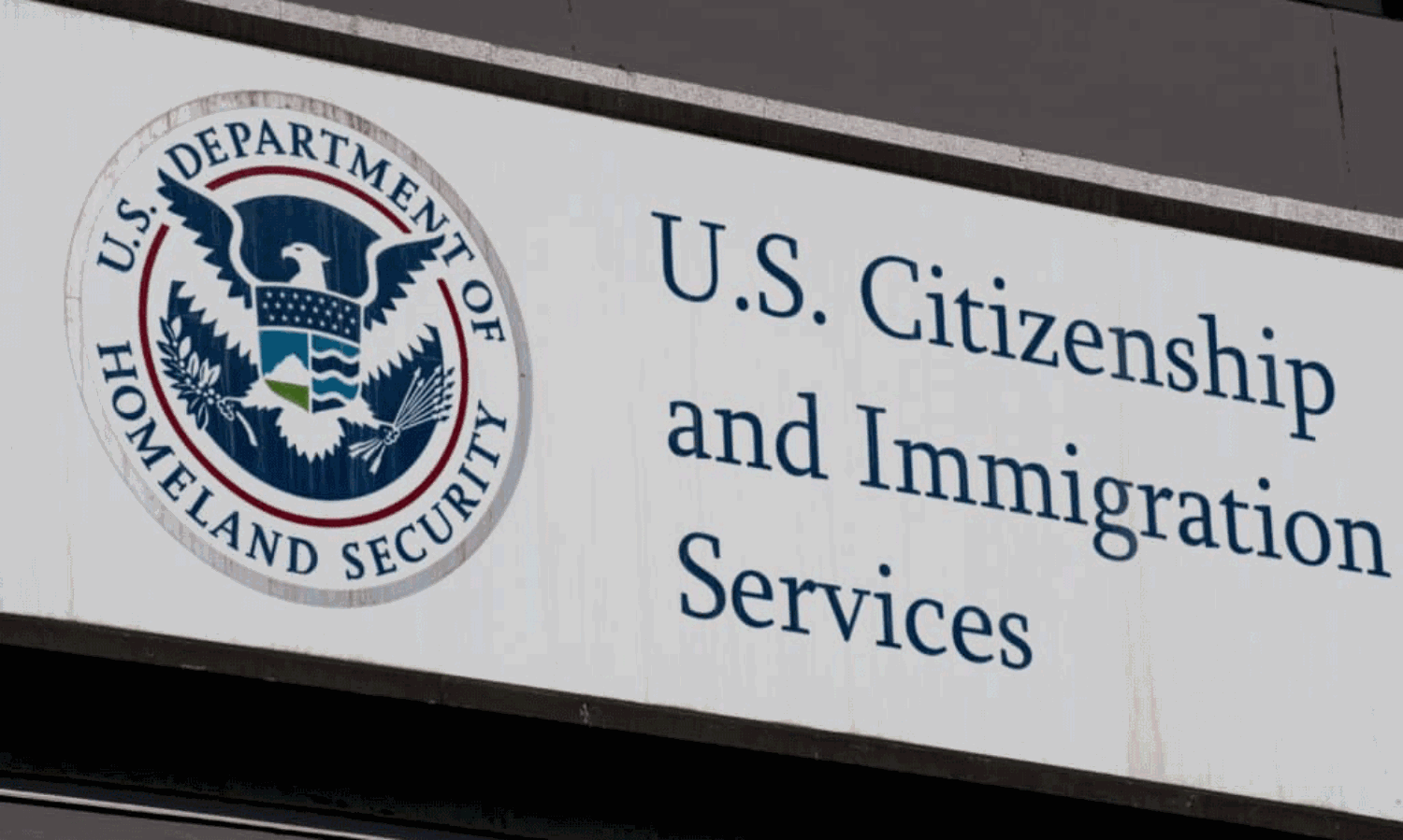 గ్రీన్ కార్డ్ హోల్డర్కు ‘USCIS టెక్ ఇమెయిల్’ షాక్! గ్రీన్ కార్డ్ హోల్డర్కు ‘USCIS టెక్ ఇమెయిల్’ షాక్!