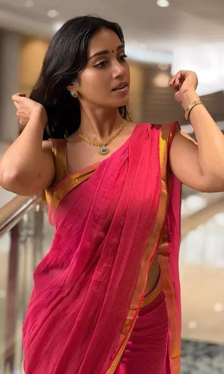 Nivetha Pethuraj Stuns in Gorgeous Pink Saree