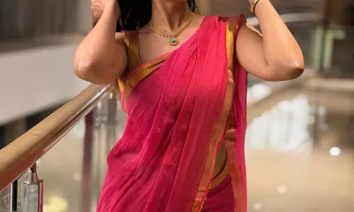 Nivetha Pethuraj Stuns in Gorgeous Pink Saree