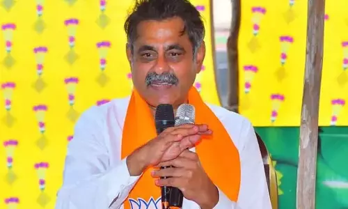 ఎంపీగారి ఉవాచ‌.. రోడ్లు బాగుంటేనే ప్ర‌మాదాలు జ‌రుగుతాయ‌ట‌!