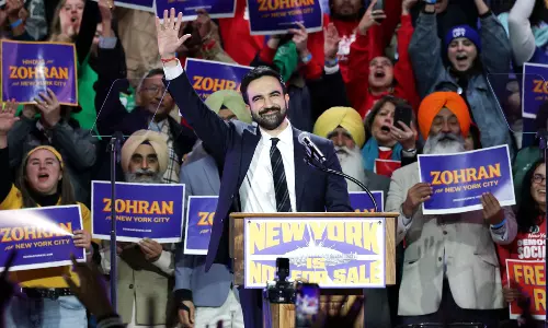 జోహ్రాన్ మమ్దానీ విజయం: “ఫ్రీ బస్సు” ప్రభావం, నెహ్రూ స్ఫూర్తి