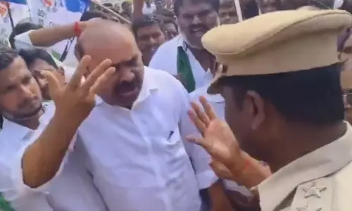 మాజీ సీఎం జగన్ టూర్ ఎఫెక్ట్.. వైసీపీ నేతలు, కార్యకర్తలకు పోలీసు షాక్ ట్రీట్మెంట్!