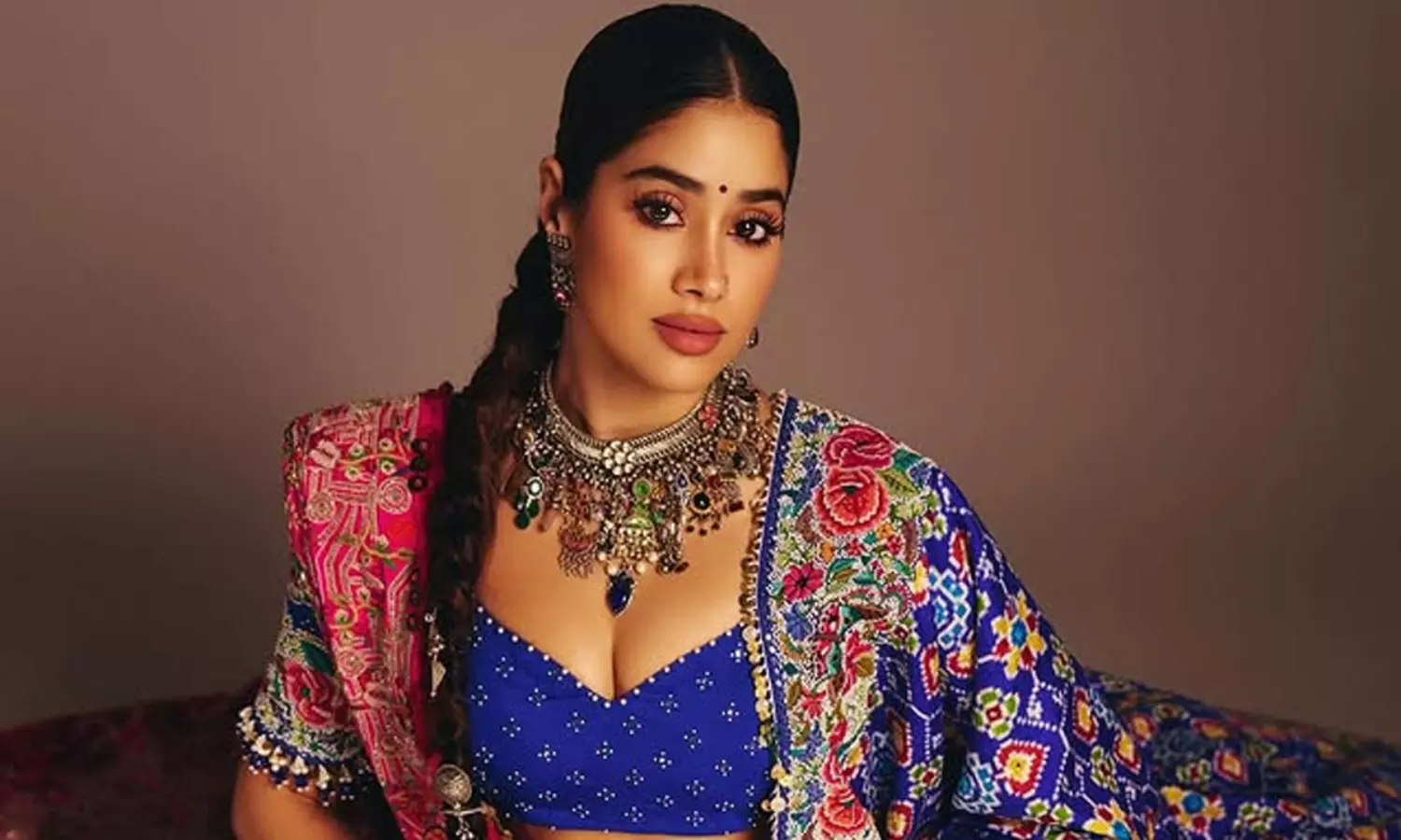 ఫోటో స్టోరి: రాజ‌స్థానీ క‌న్నెలా జాన్వీ హొయ‌లు