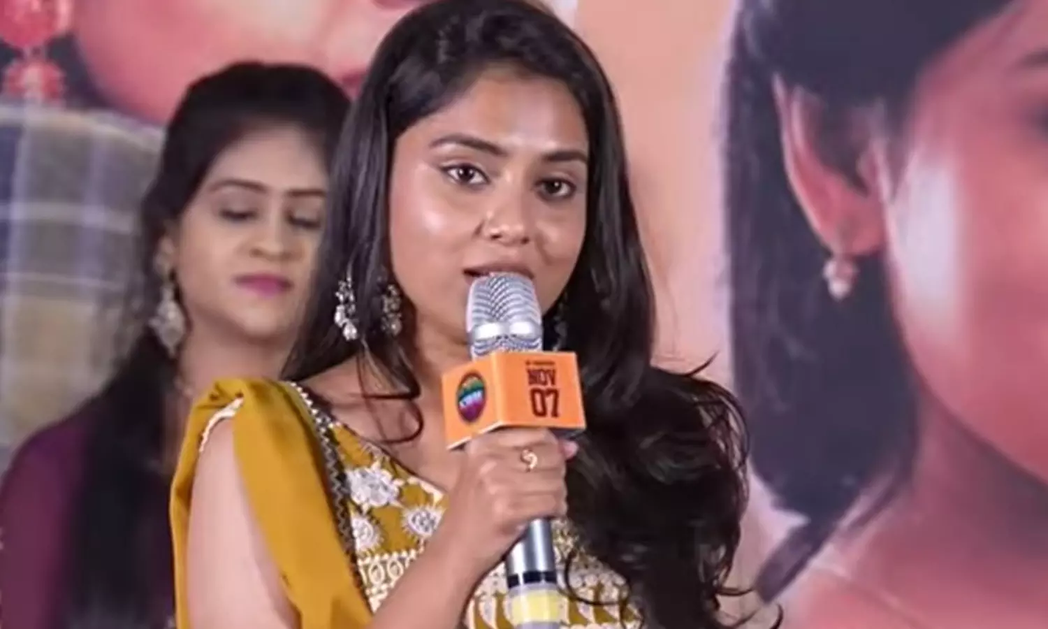 ది గ్రేట్ ప్రీ వెడ్డింగ్ షో.. హీరోయిన్ లో హిడెన్ టాలెంట్ !