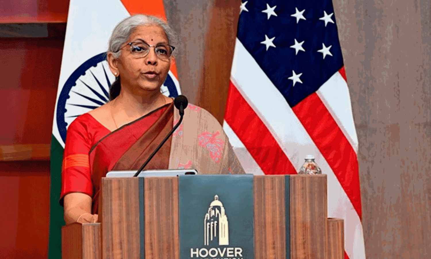 బ్యాంకులపై ప్రై వేటు ...ఇందిరమ్మ చేసిన దానికి రివర్స్ !