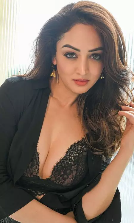 Sandeepa Dhar Tempts With Sharp Looks