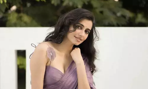 Maanasa Chaudhary Stuns in an Elegant Purple Saree