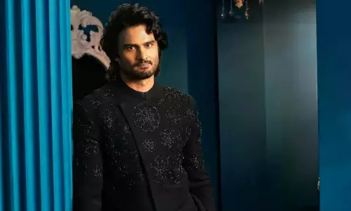 ట్రెండ్  ఫాలో అవ్వ‌నంటోన్న యంగ్  హీరో!