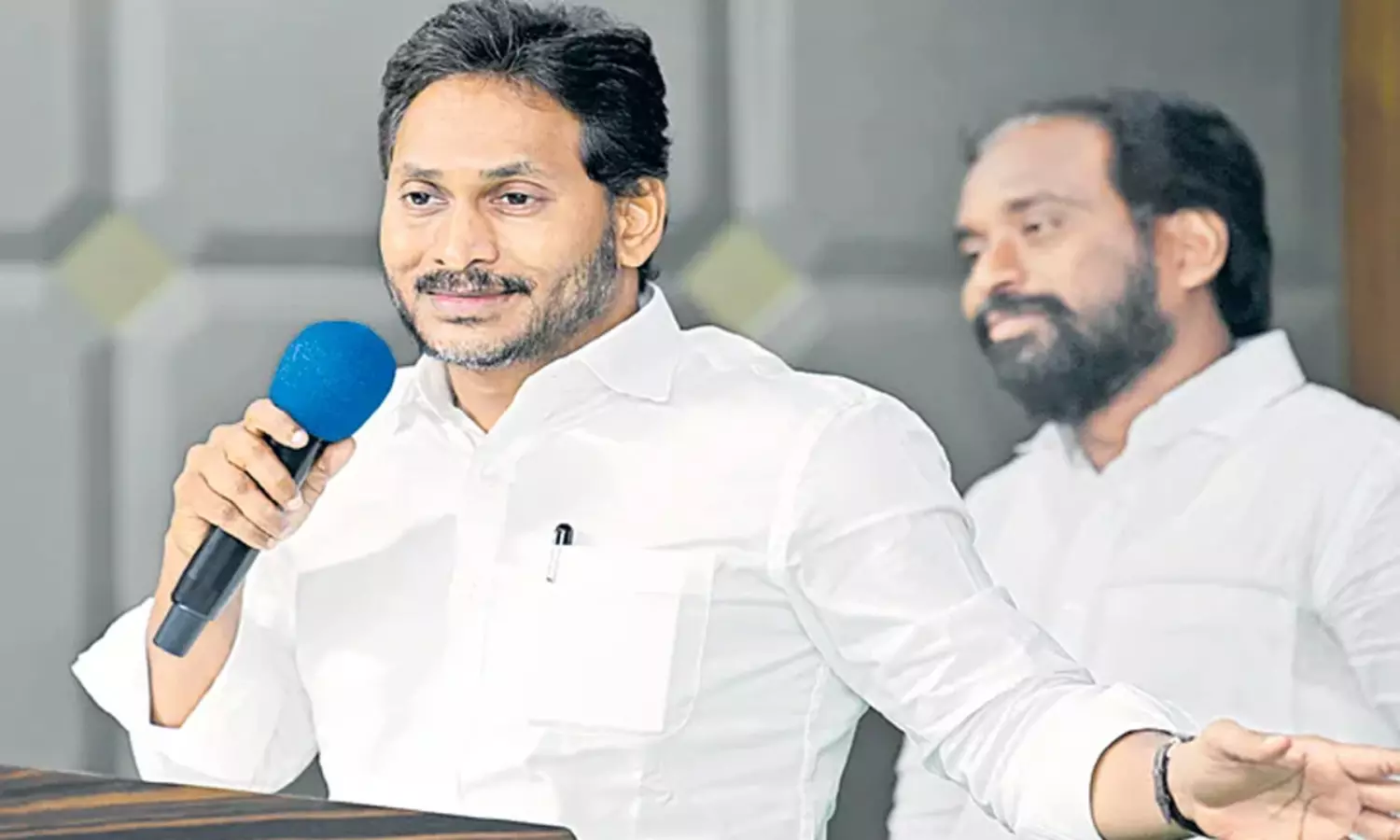 జగన్ స్ట్రాటజీ అదేనట...వెయిట్ చేయాల్సిందే !