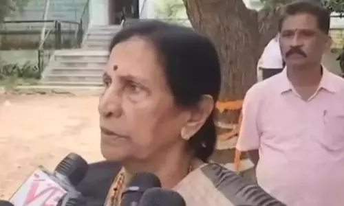 కేటీఆర్ మీద భారీ బాంబ్ వేసిన మాగంటి తల్లి