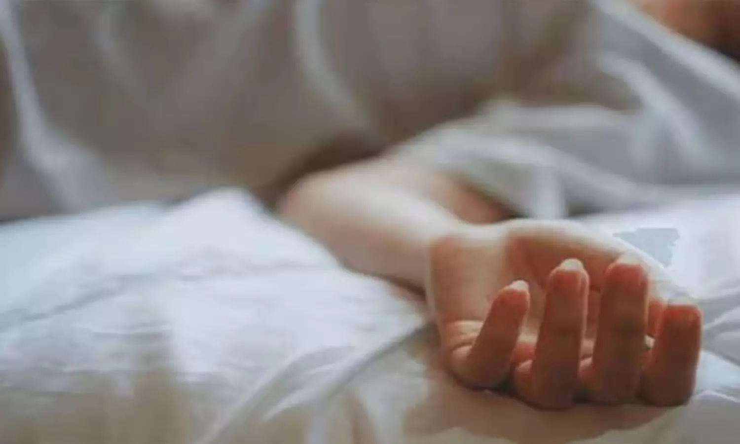 దీపికా పదుకునే అవ్వాలనుకుంది.. ఆత్మహత్య చేసుకుంది.. అసలేం జరిగింది?