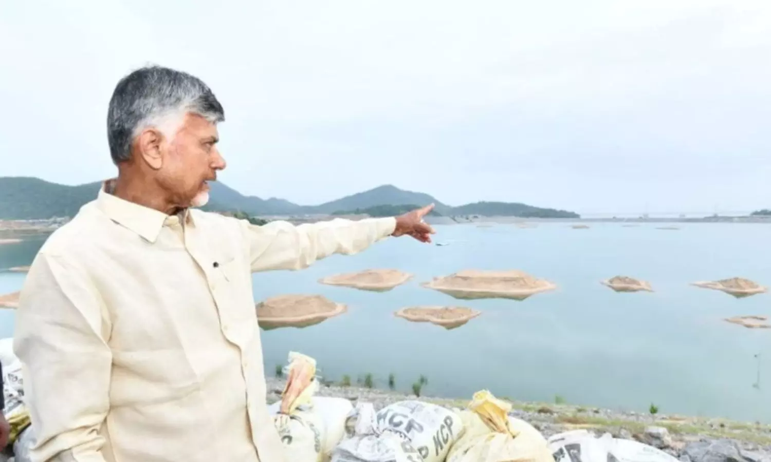 నొప్పింపక.. తానొవ్వక.. బనకచర్లపై.. బాబు స్ట్రాటజీ! నొప్పింపక.. తానొవ్వక.. బనకచర్లపై.. బాబు స్ట్రాటజీ!