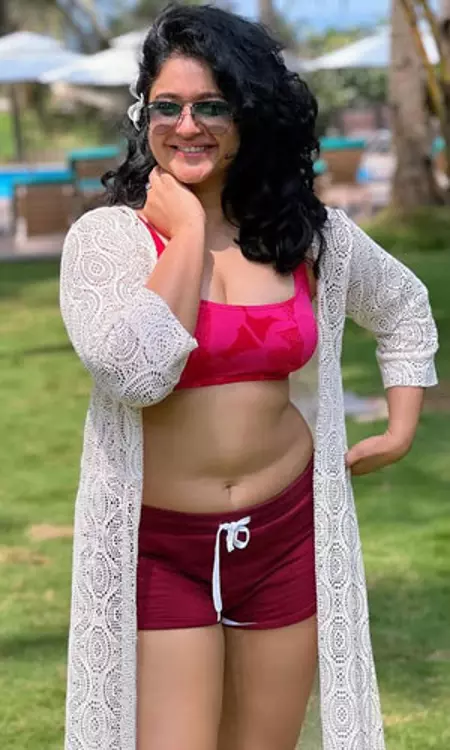 Poonam Bajwa Shines as a Style Icon with Sizzling Instagram Looks