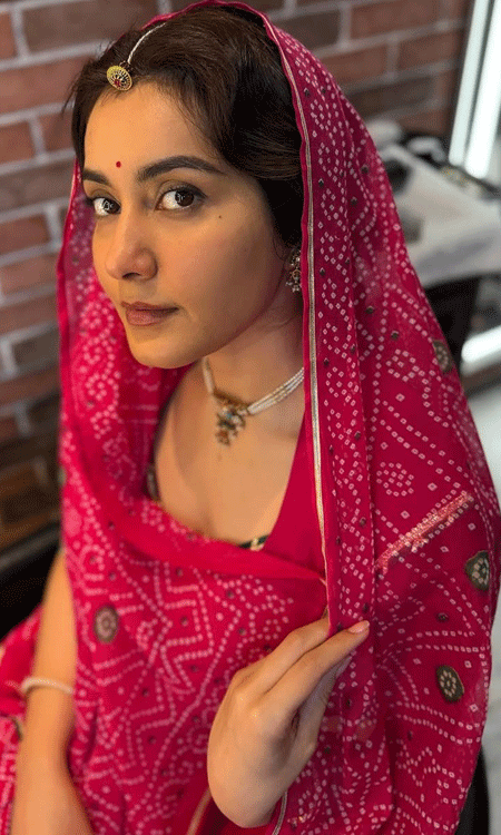 Raashii Khanna Honors Sugan Shaitan Singh Bhati