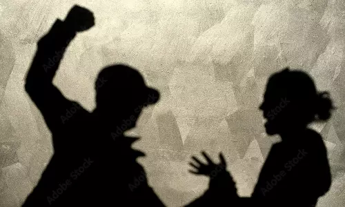 లైంగిక వేధింపులు... 14 ఏళ్ల బాలుడి దాడిలో 40 ఏళ్ల మహిళ మృతి!