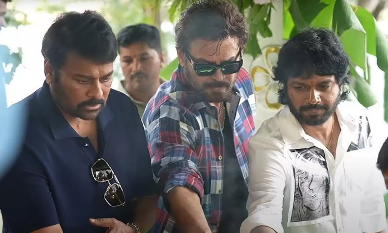Ravipudi Shoots Iconic Scene With Chiru-Venky! Ravipudi Shoots Iconic Scene With Chiru-Venky!