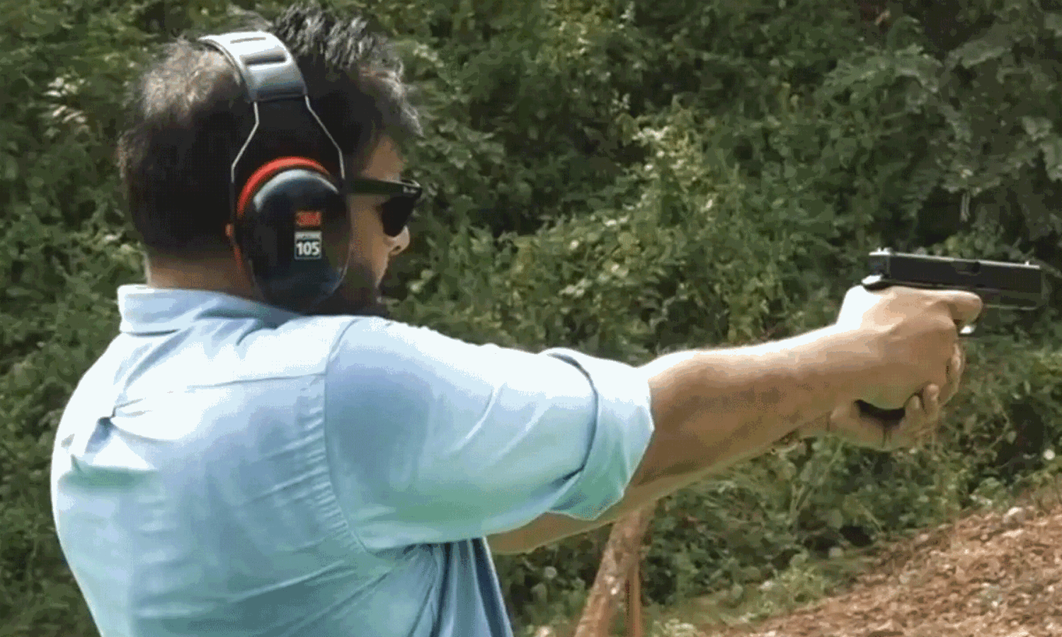 ఫైరింగ్  రేంజిలో తుపాకీ పట్టిన పవన్  కల్యాణ్.. వీడియో వేరే లెవెల్!