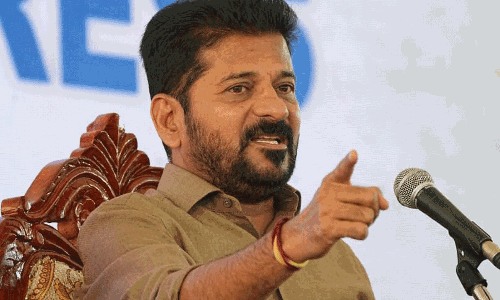 కేటీఆర్ పుష్ప2 శ్రీలీల ఐటెం సాంగ్ తో పోల్చిన రేవంత్.. వైరల్