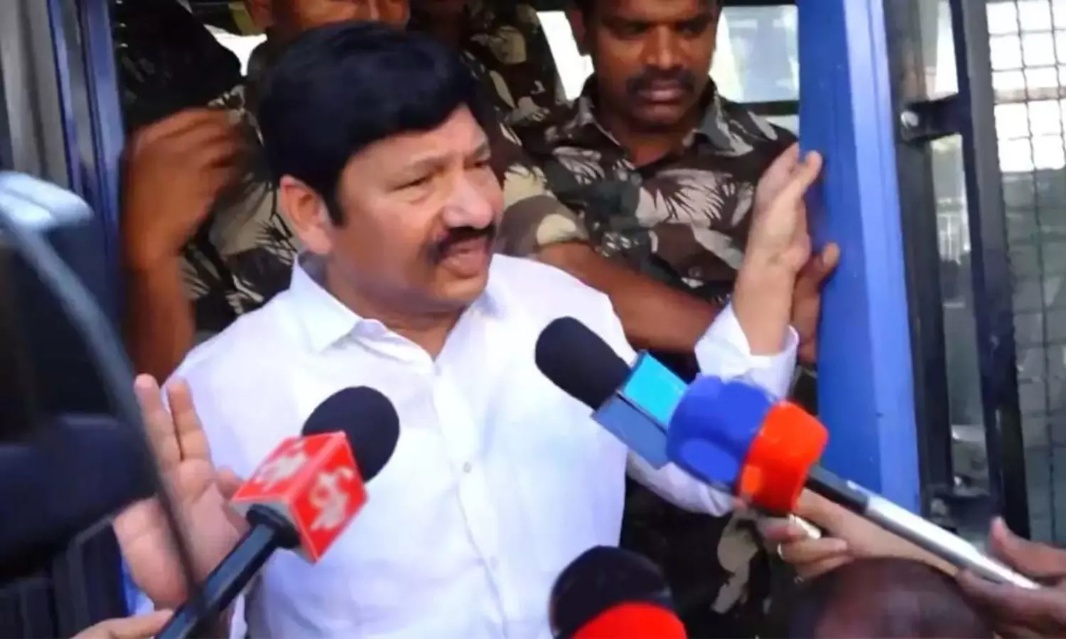 జోగికి దక్కని ఓదార్పు.. జగన్ ఆలోచన మారిందా? జోగికి దక్కని ఓదార్పు.. జగన్ ఆలోచన మారిందా?