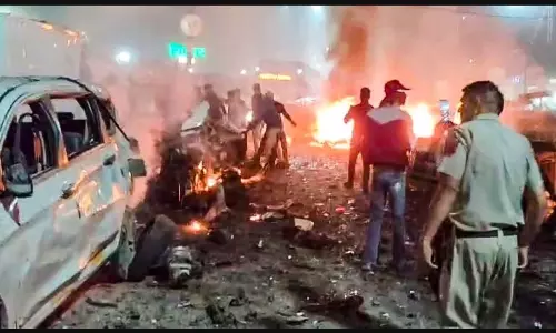 సిగ్నల్ వద్ద కారు ఆగుతుండగా పేలుడు.. దిల్లీ సీపీ బయటపెట్టిన నిజాలు