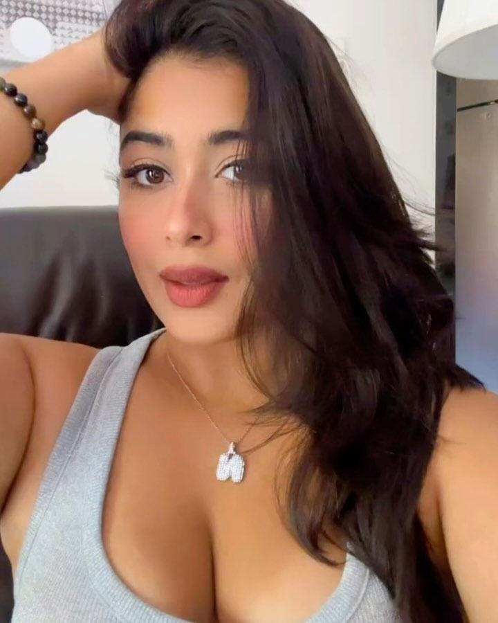 Nikita Sharma Radiates Strength and Joy in Her Latest Fitness Moment Nikita Sharma Radiates Strength and Joy in Her Latest Fitness Moment