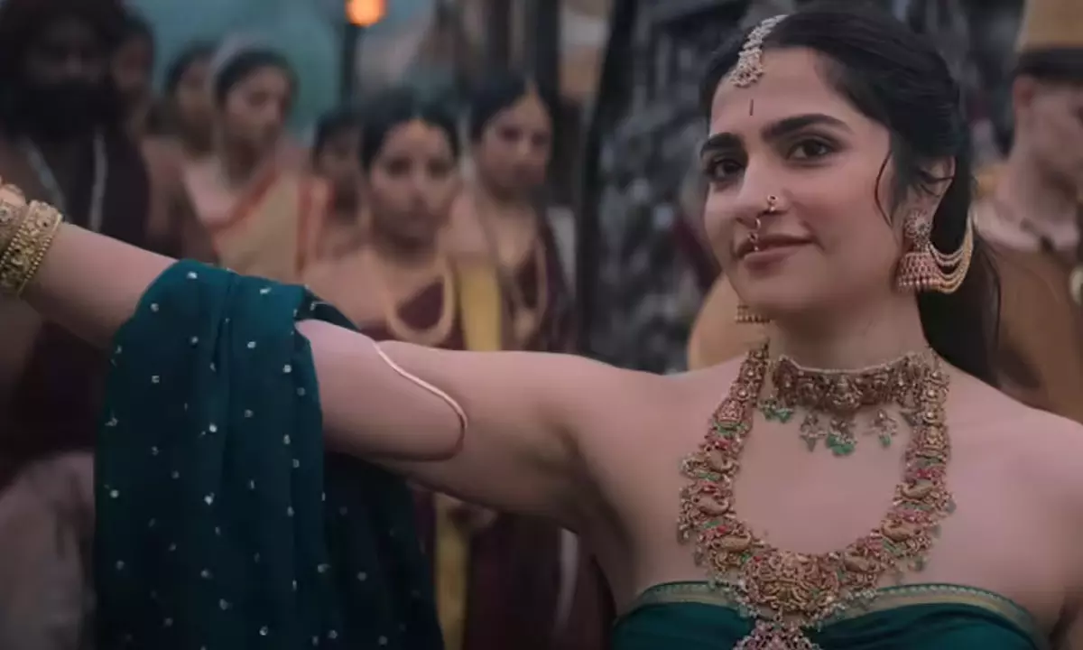 కాంతార రుక్మిణి మళ్ళీ ట్రెండింగ్.. ఎందుకంటే..?