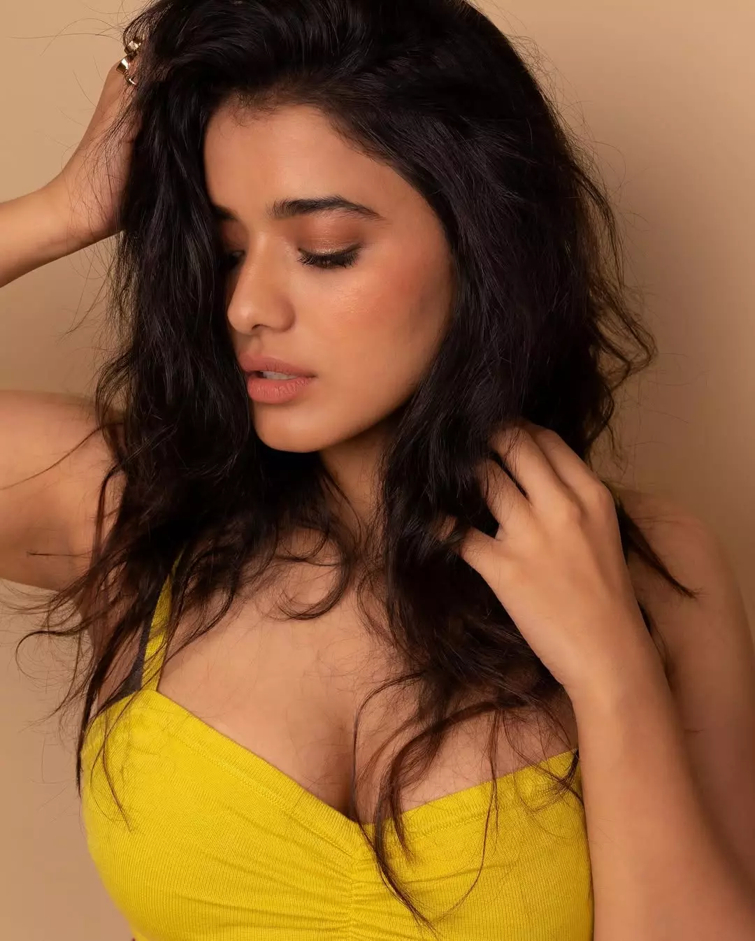 Ketika Sharma Radiates Charm and Confidence in Every Frame Ketika Sharma Radiates Charm and Confidence in Every Frame