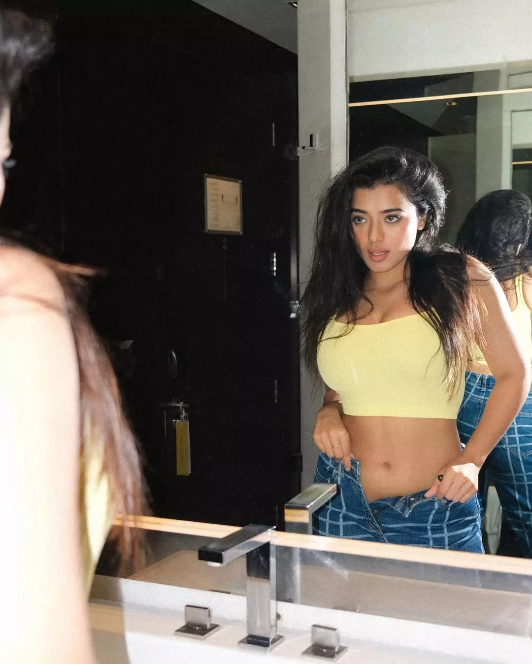 Ketika Sharma Radiates Charm and Confidence in Every Frame Ketika Sharma Radiates Charm and Confidence in Every Frame