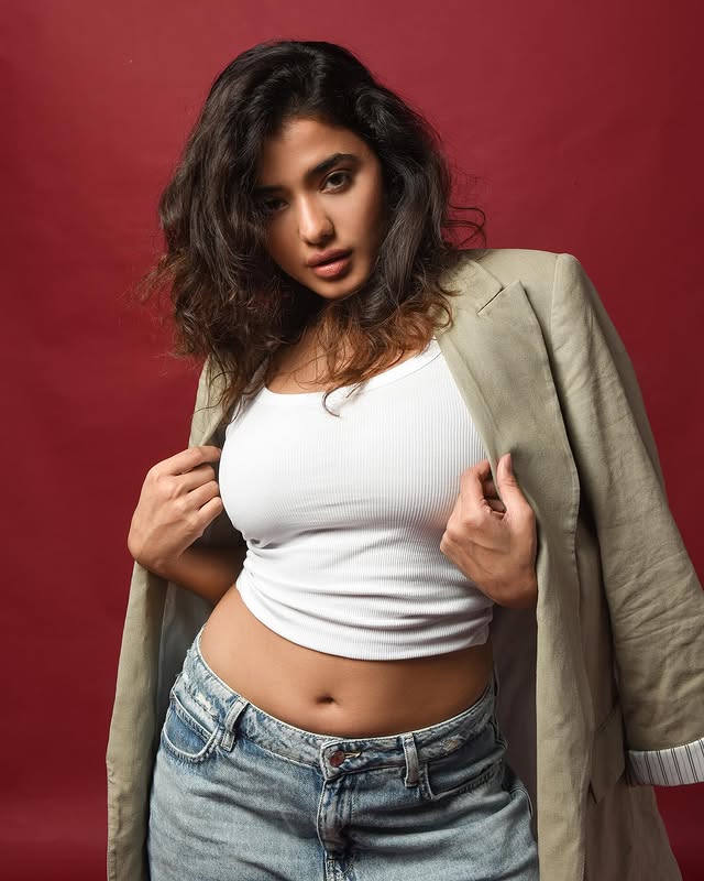 Ketika Sharma Radiates Charm and Confidence in Every Frame Ketika Sharma Radiates Charm and Confidence in Every Frame