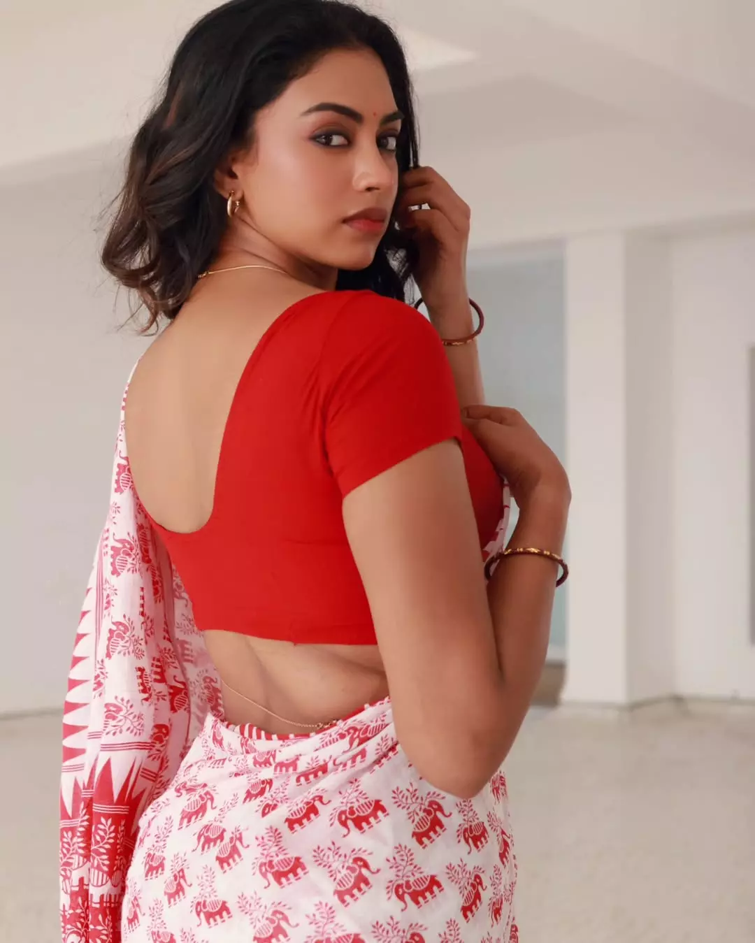 Sai Kamakshi Bhaskarla Shines in Vibrant Beach Glamour