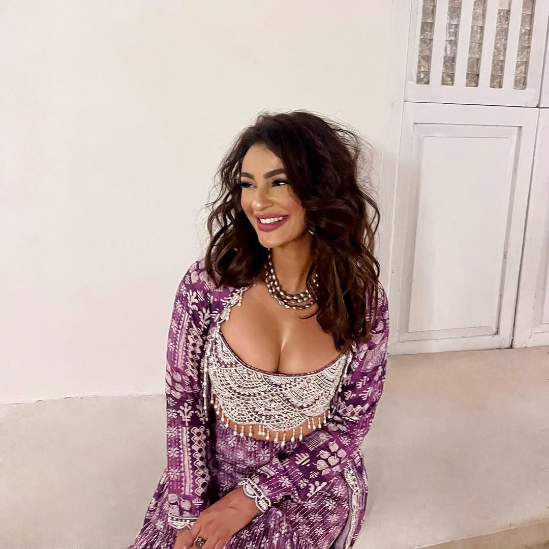 Seerat Kapoor: A Touch of Tradition, A Dash of Glamour