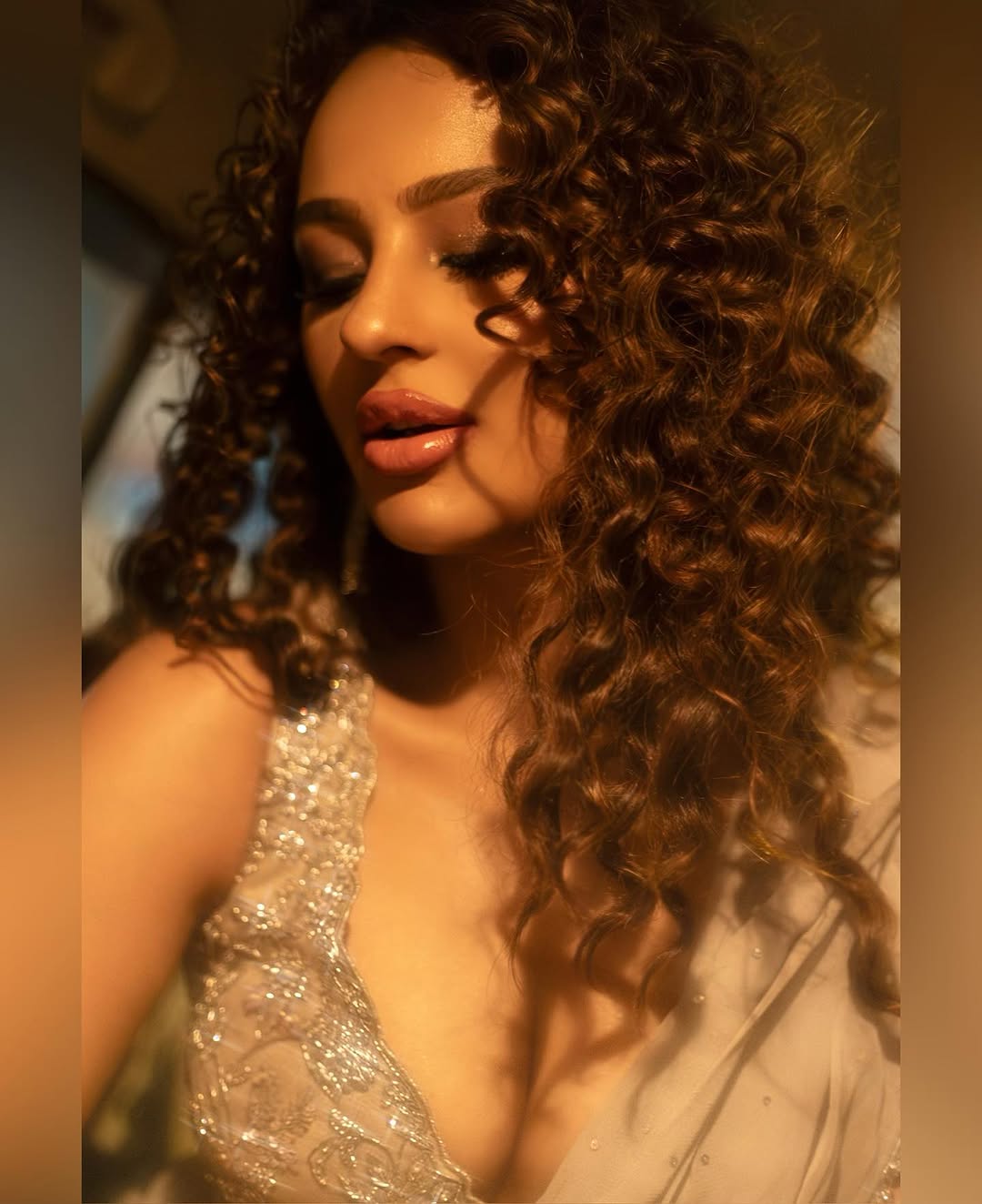 Seerat Kapoor: A Touch of Tradition, A Dash of Glamour