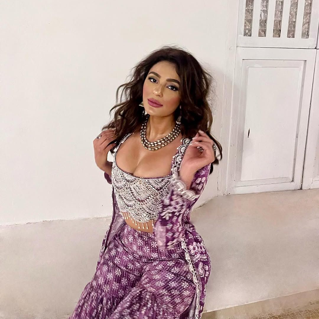 Seerat Kapoor: A Touch of Tradition, A Dash of Glamour